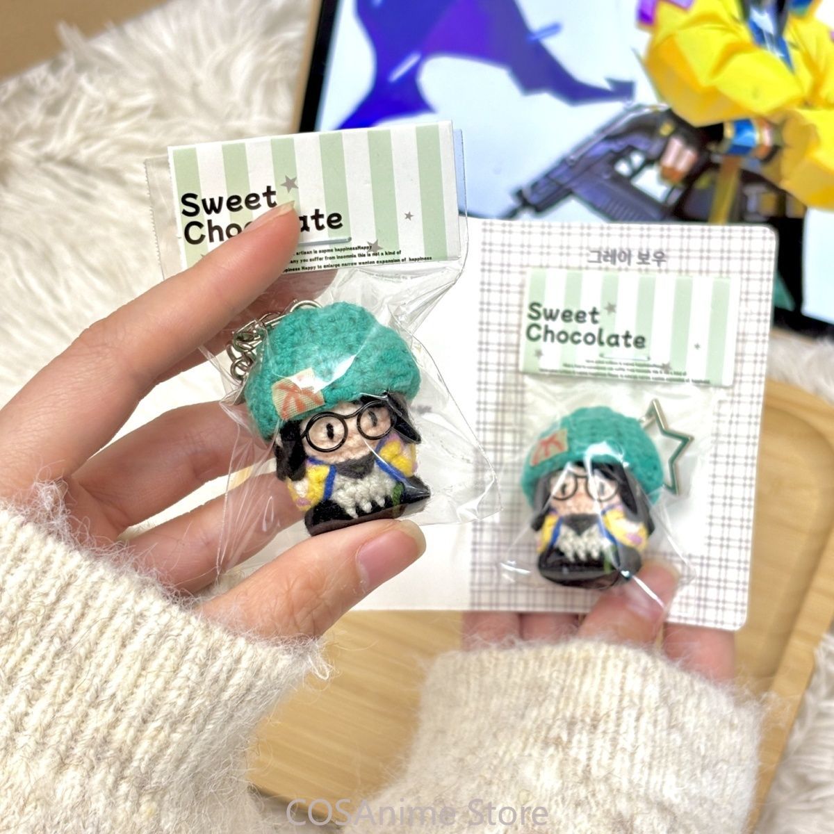 Anime Cosplay Sus - VALORANT Killjoy Spiel-Cosplay Gestrickter Mini-Plüschfigur-Taschenanhänger Niedlicher